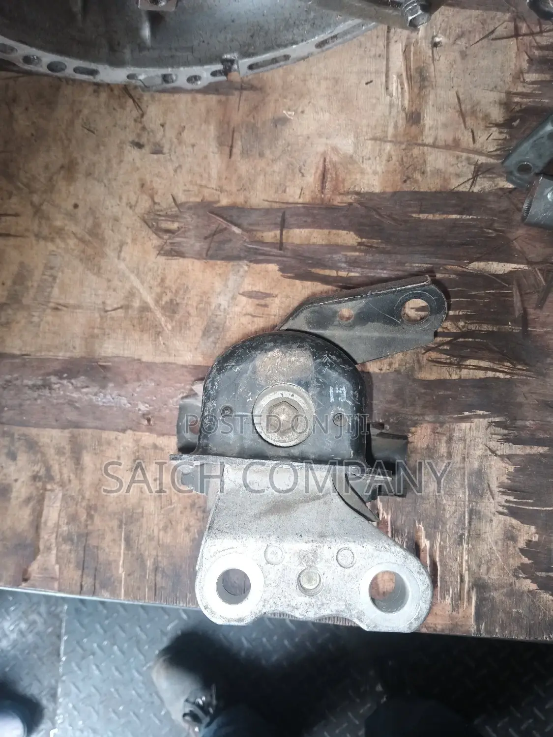 2AZ Engine Mount