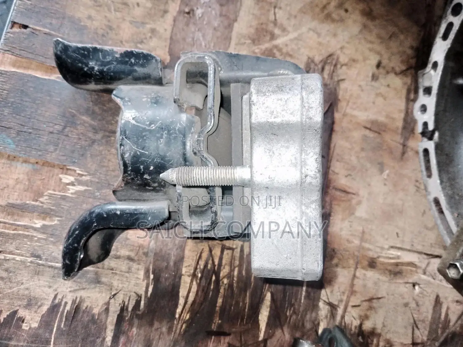 2AZ Engine Mount