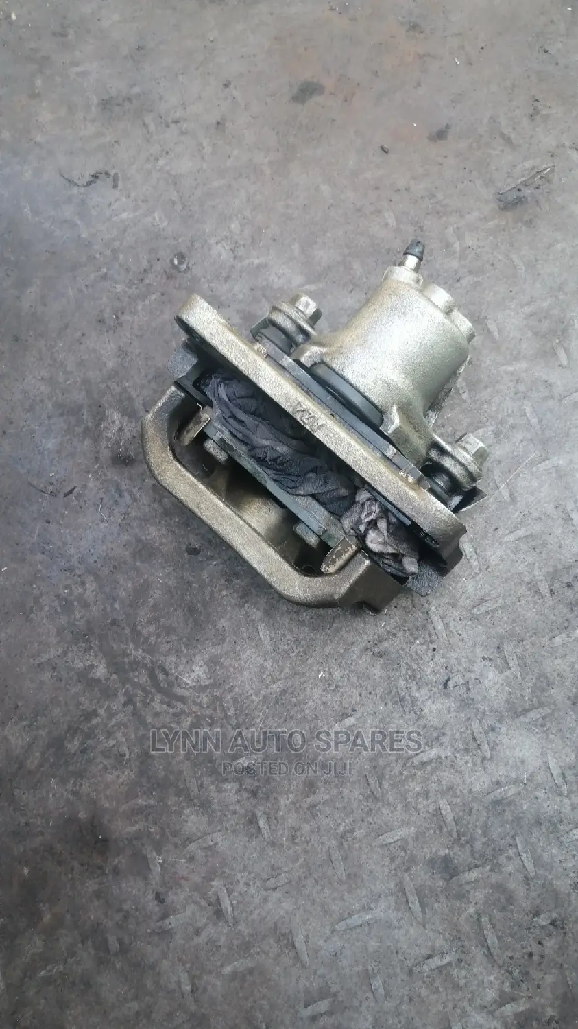 L200 Rear Calipers