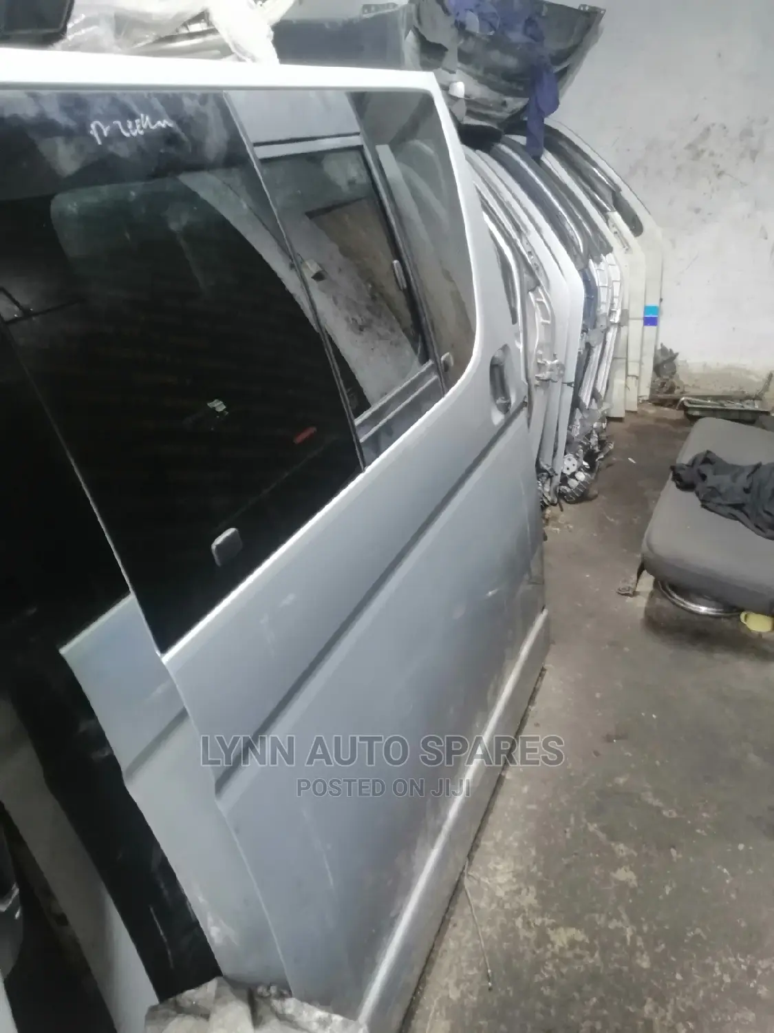 Toyota Hiace 7l Box Sliding Door