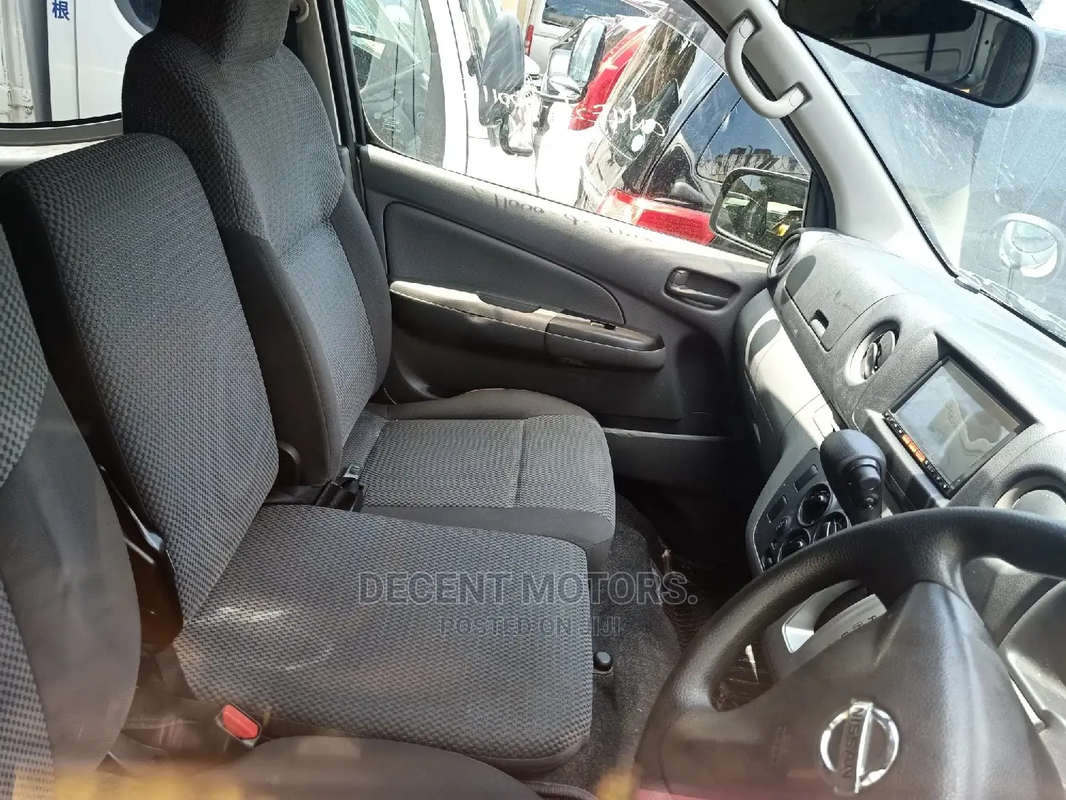 Nissan Urvan 2014 Silver