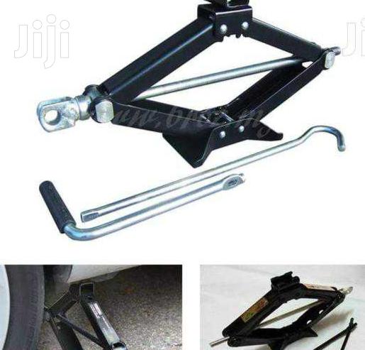 New 2T Scissor Jack, Free Delivery Within Nairobi Town.