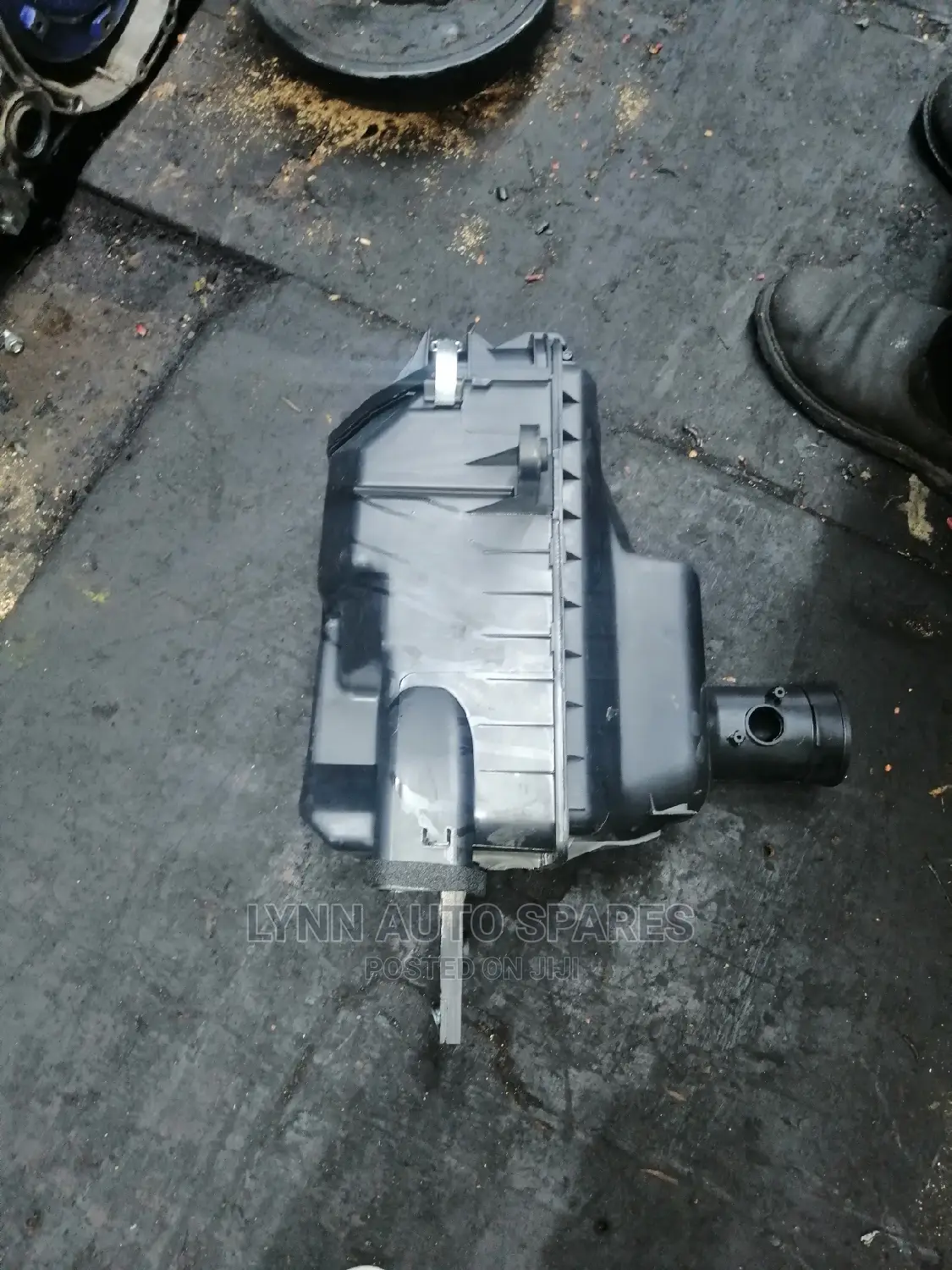 Toyota Hiace 7l Air Cleaner Housing
