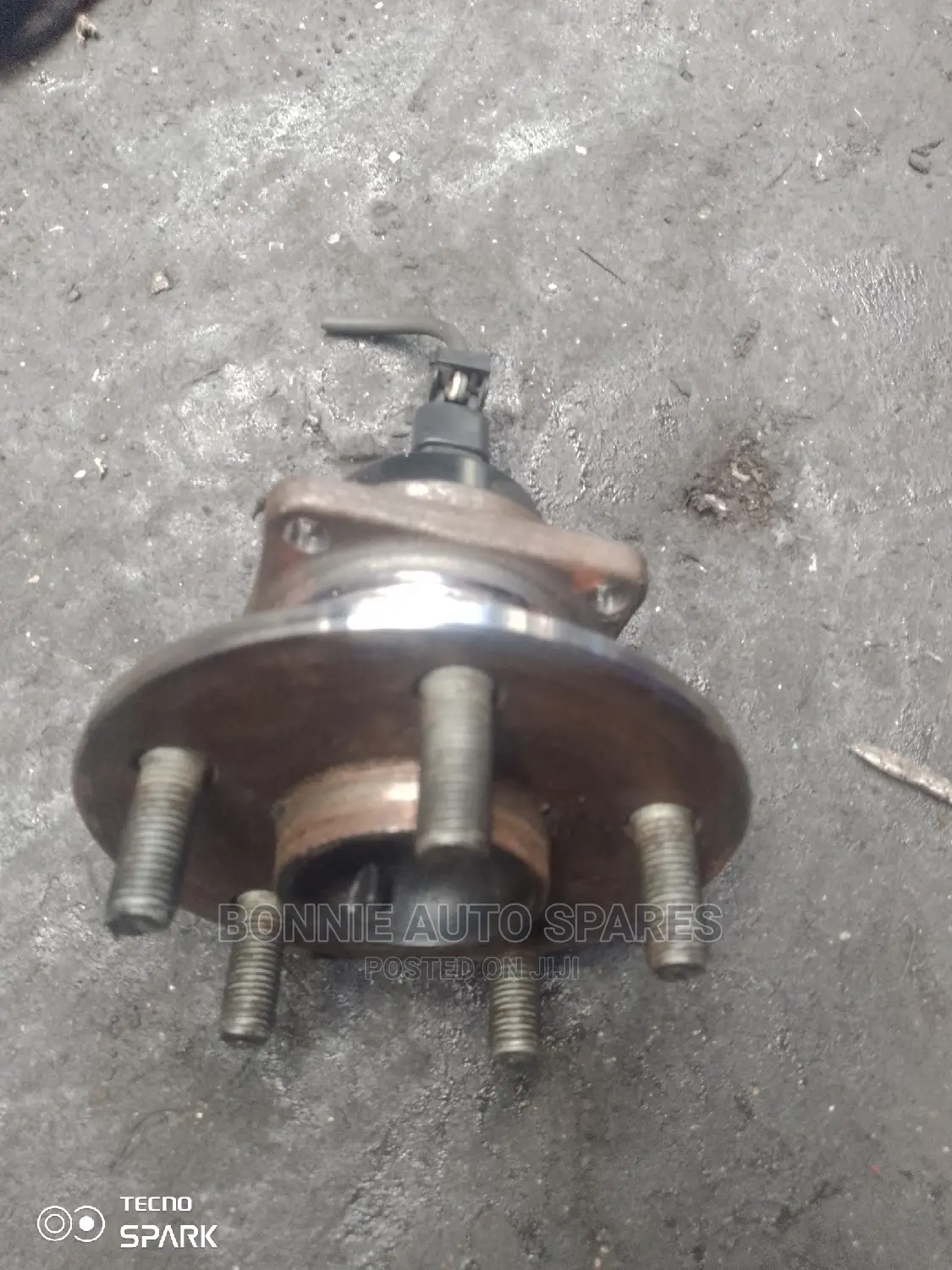 Toyota Wish Hub