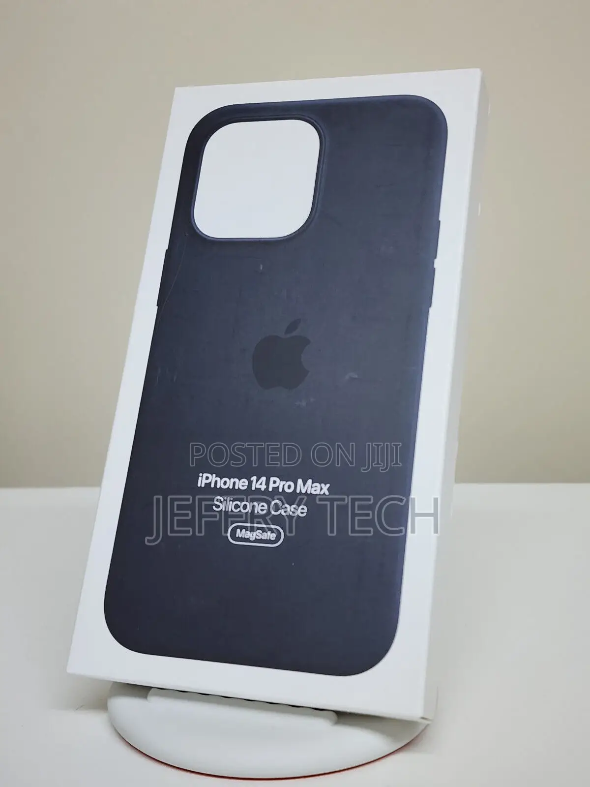 Apple iPhone 14 Pro Max Silicone Case With Magsafe - Midnigh
