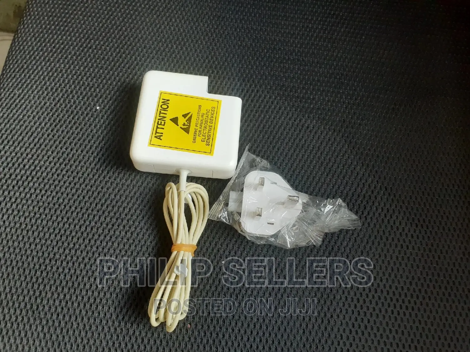 2012 APPLE Macbook PRO 13" and 15" With Magsafe 2 Plug