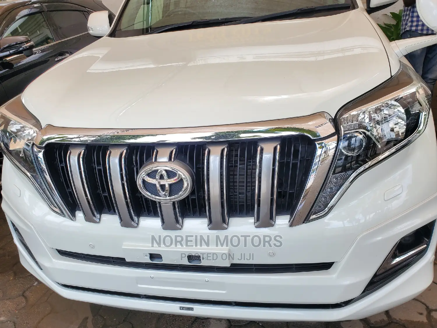 Toyota Land Cruiser Prado 2017 Off White
