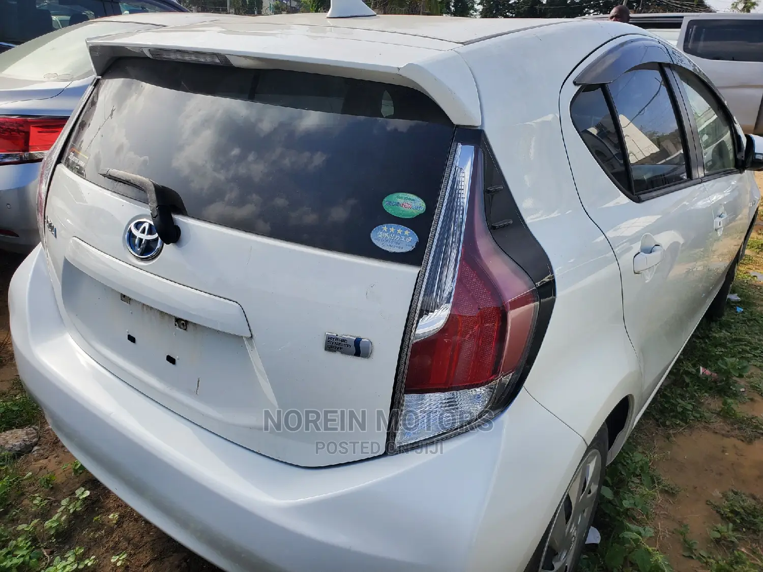 Toyota Aqua 2015 Off White