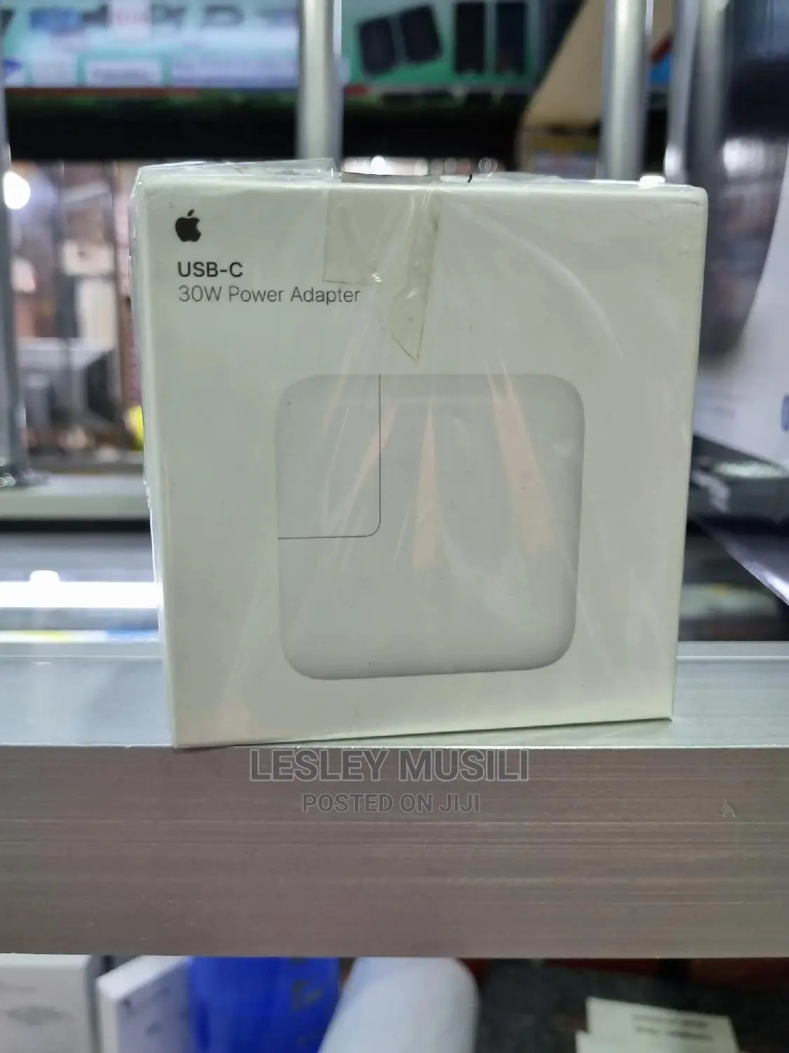 Apple Usb-C 30w Adapter for Macbook (Packed)