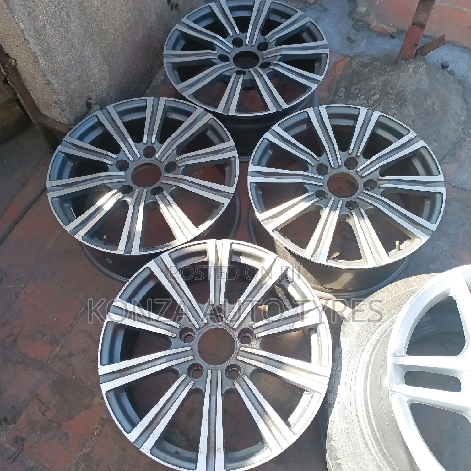 Toyota Land Cruiser V8 Sport Rims Size 21