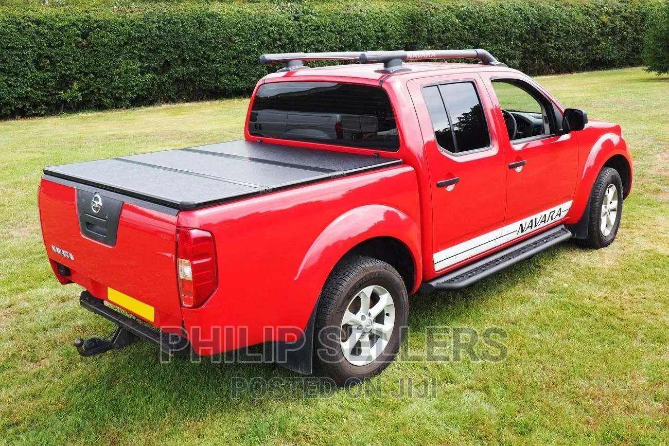 Nissan Navara D40 Double Cab Hard Folding Tonneau Cover