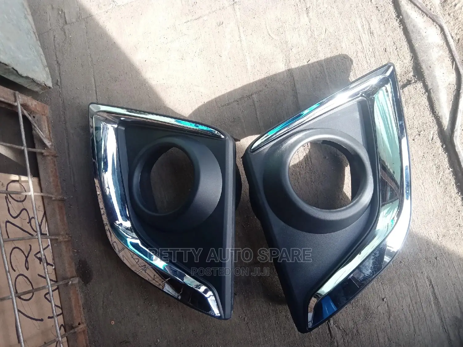 Isuzu Dmax Foglight Covers