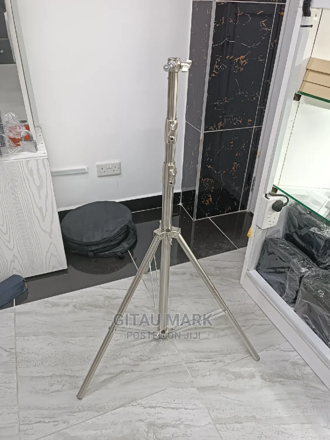 2.8m Heavy Duty Stainless Steel Spring Cushioned Light Stand