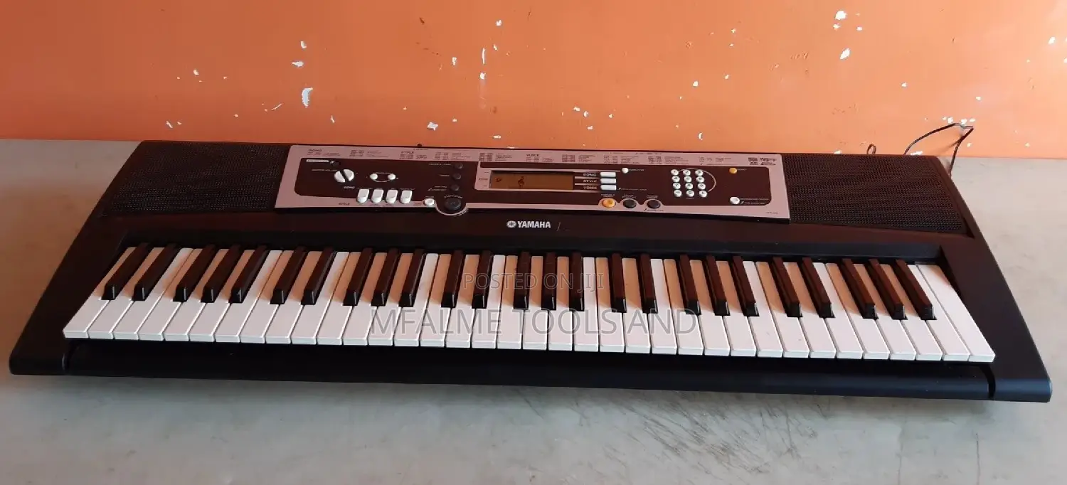 Keyboard/Piano- Yamaha Ypt-210, 61 Keys - Ex-Uk