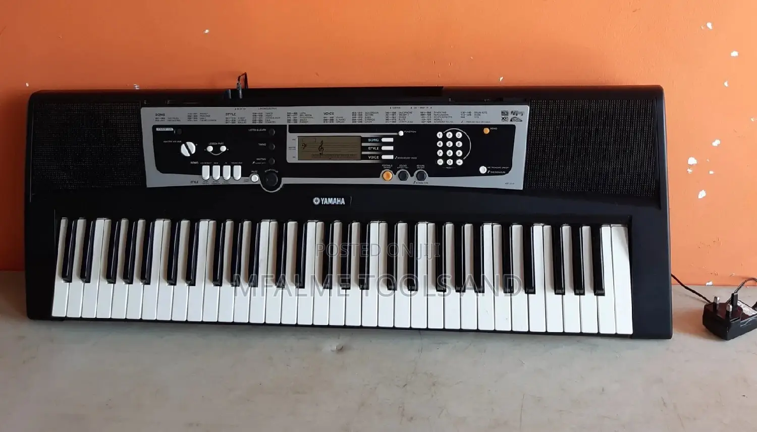 Keyboard/Piano- Yamaha Ypt-210, 61 Keys - Ex-Uk