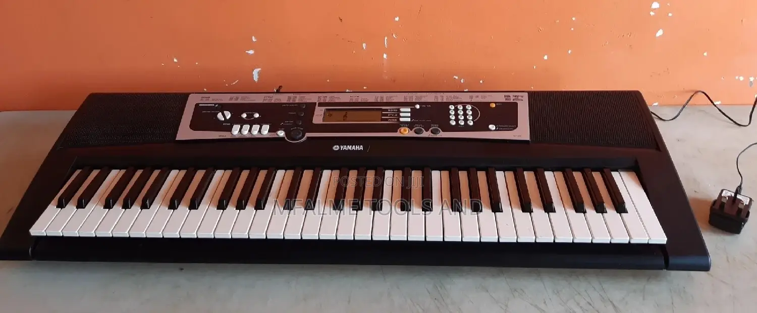 Keyboard/Piano- Yamaha Ypt-210, 61 Keys - Ex-Uk