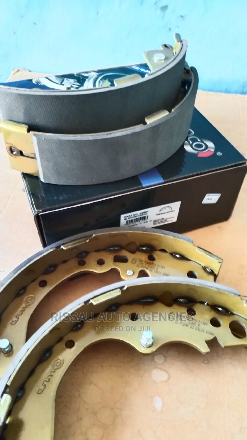 Toyota Hiace 7L Asimco Genuine Brake Linings/Shoe.