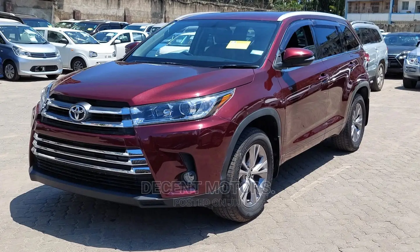 Toyota Kluger 2016 Red