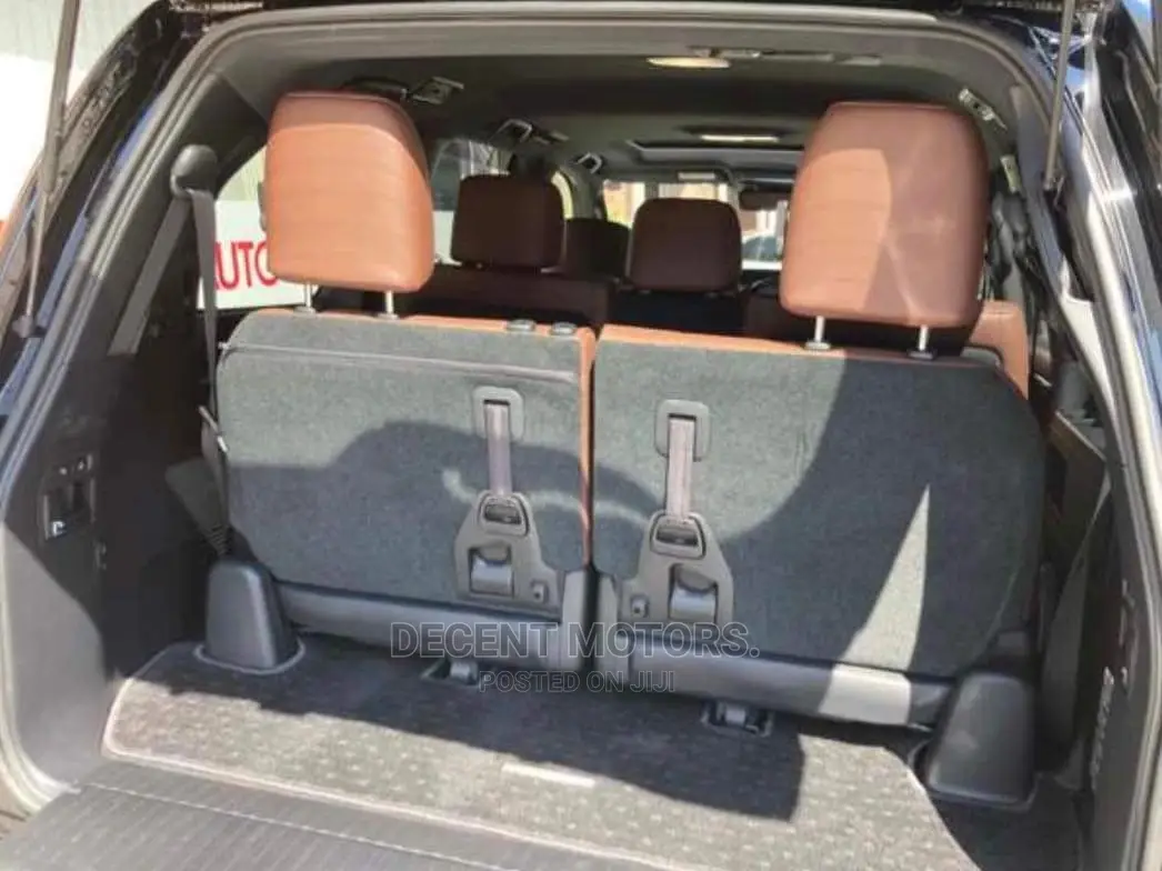 Toyota Land Cruiser 4.6 V8 ZX 2016 Black
