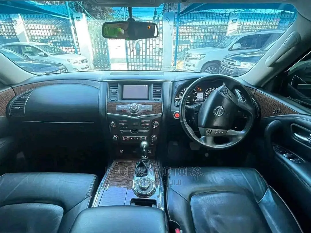 Nissan Patrol 2016 Black