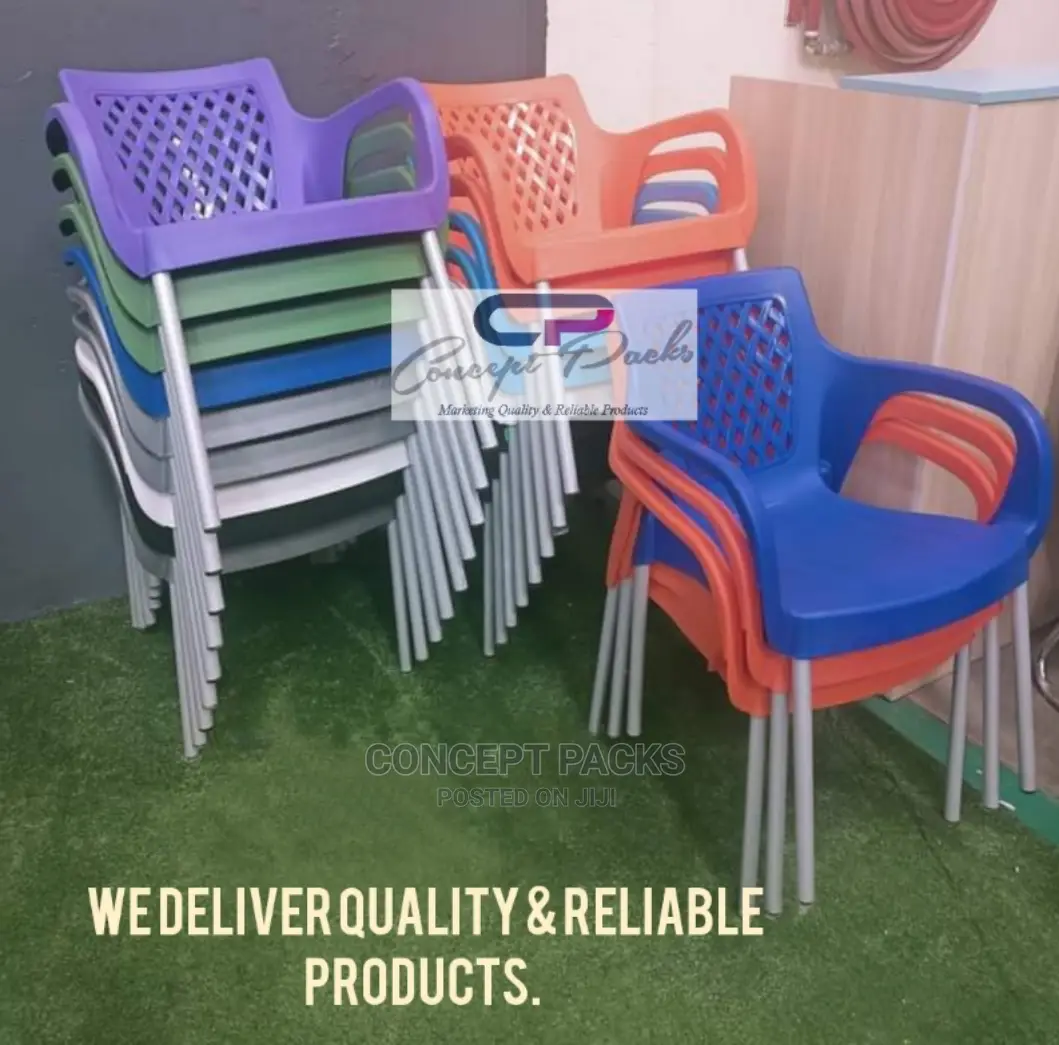 4 Strong Metal Tubing Chairs + Metal Table Set.