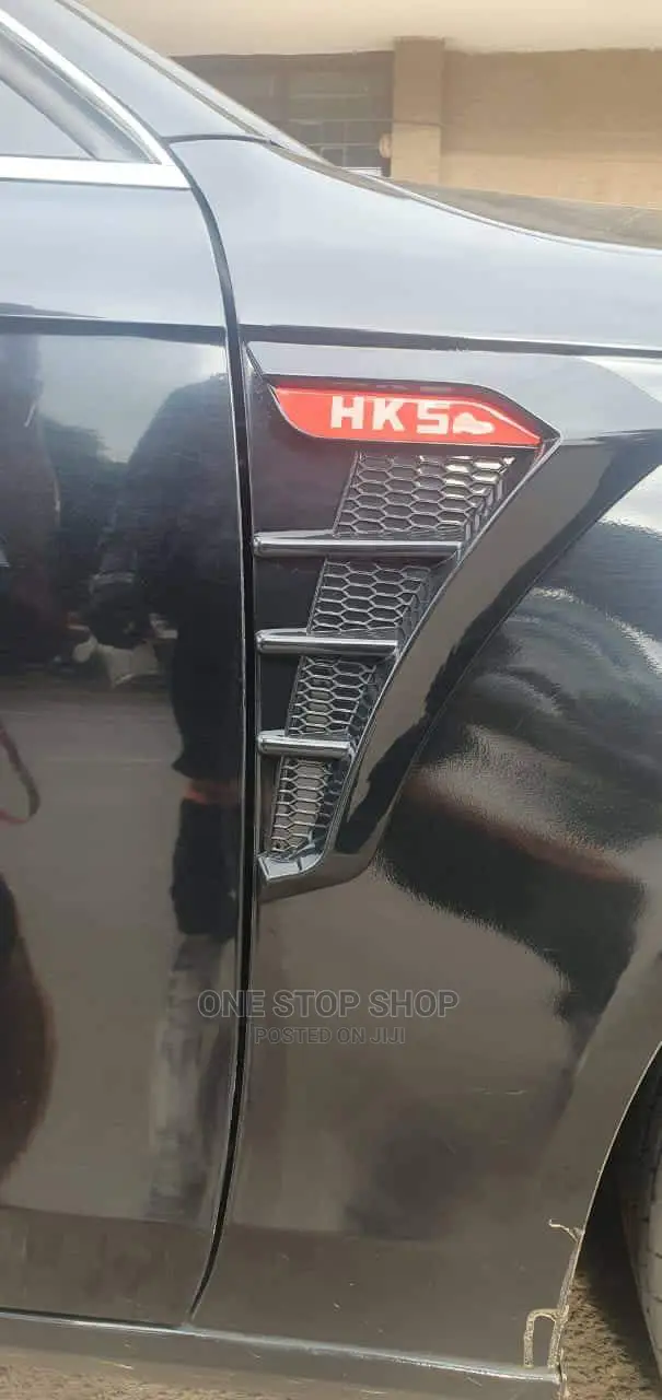 HKS Branded Gloss Side Leaf Vent