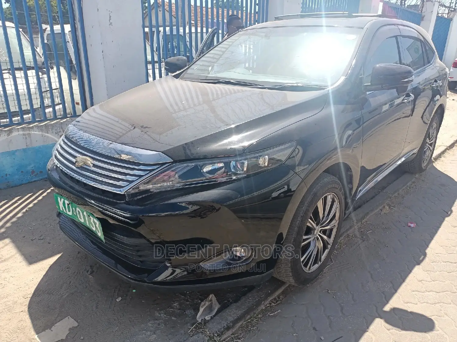 Toyota Harrier 2.0 2016 Black