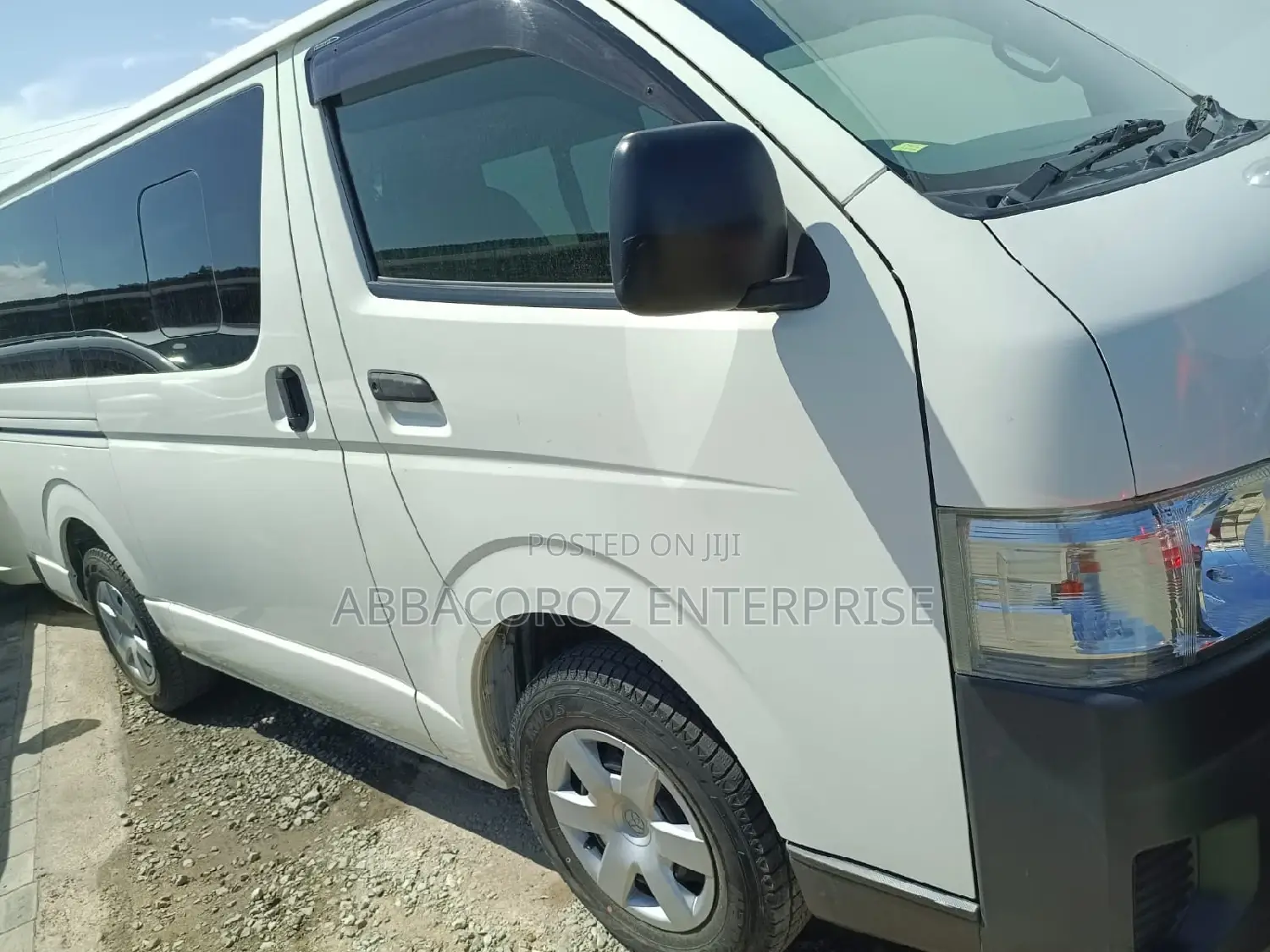 Toyota HiAce 2015 White