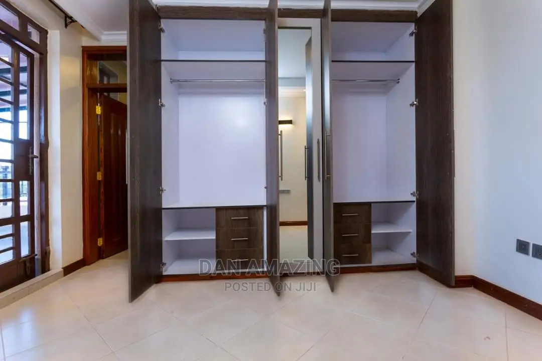 4bdrm Townhouse/Terrace in Ololua, Ngong for Sale