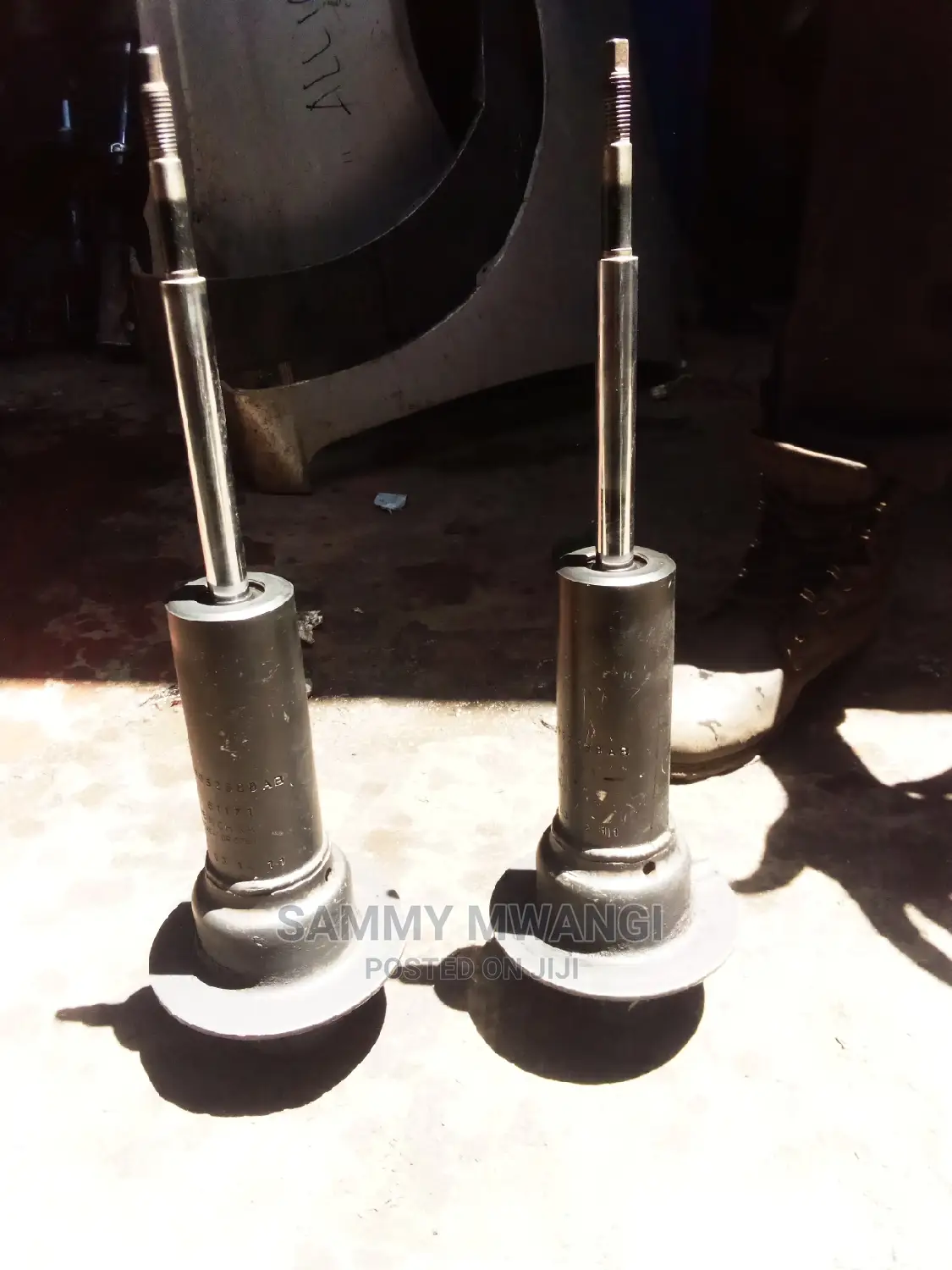 Jeeb Chirokee Front Shocks