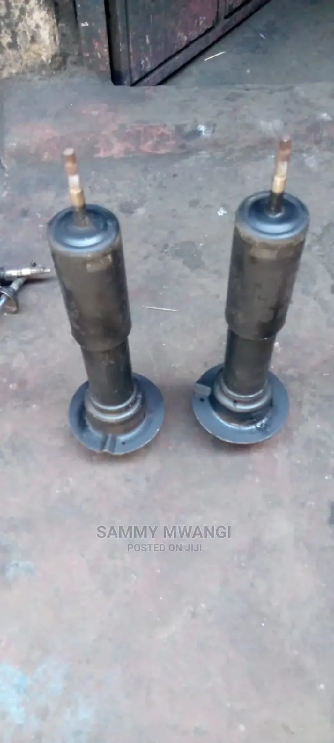 Jeeb Chirokee Front Shocks