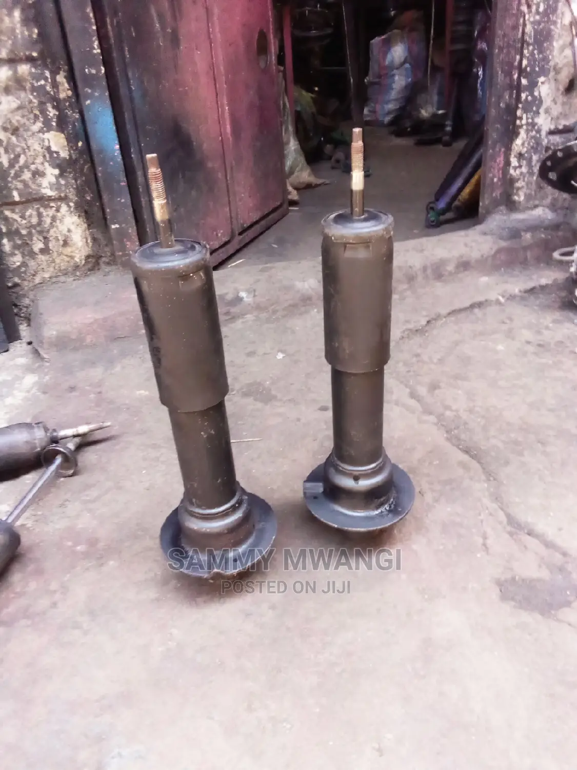 Jeeb Chirokee Front Shocks