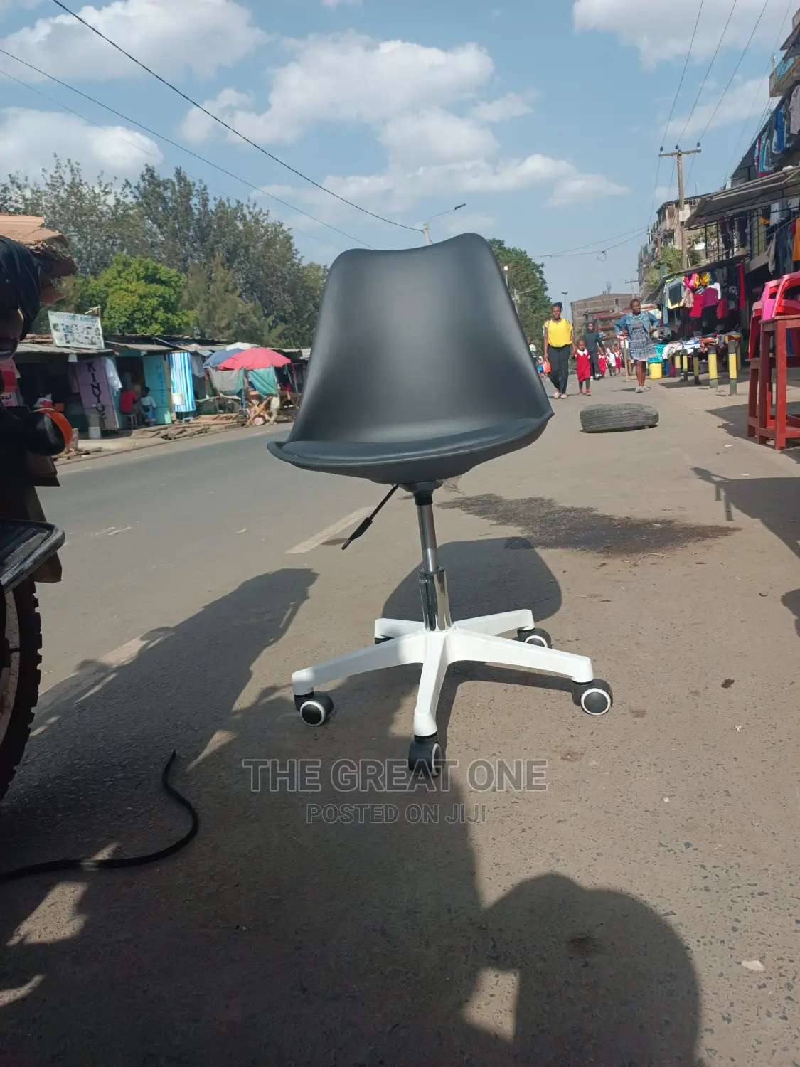 Office Chair: Office Chair