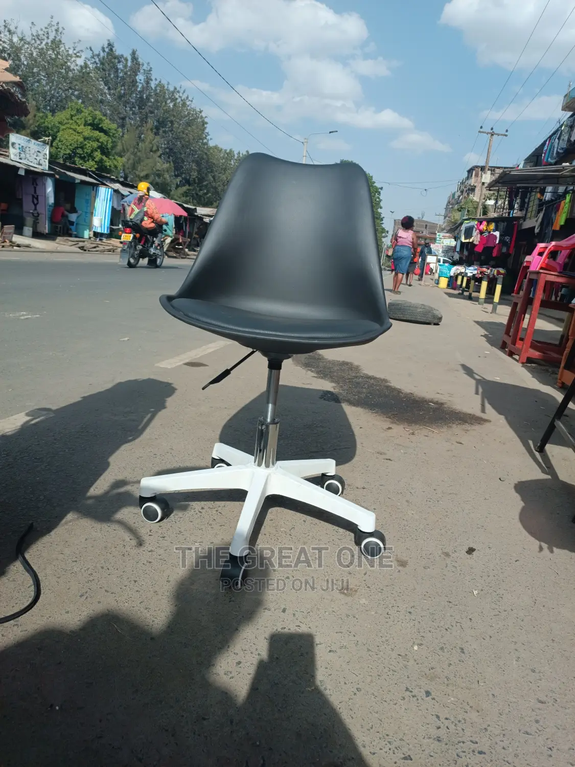 Office Chair: Office Chair