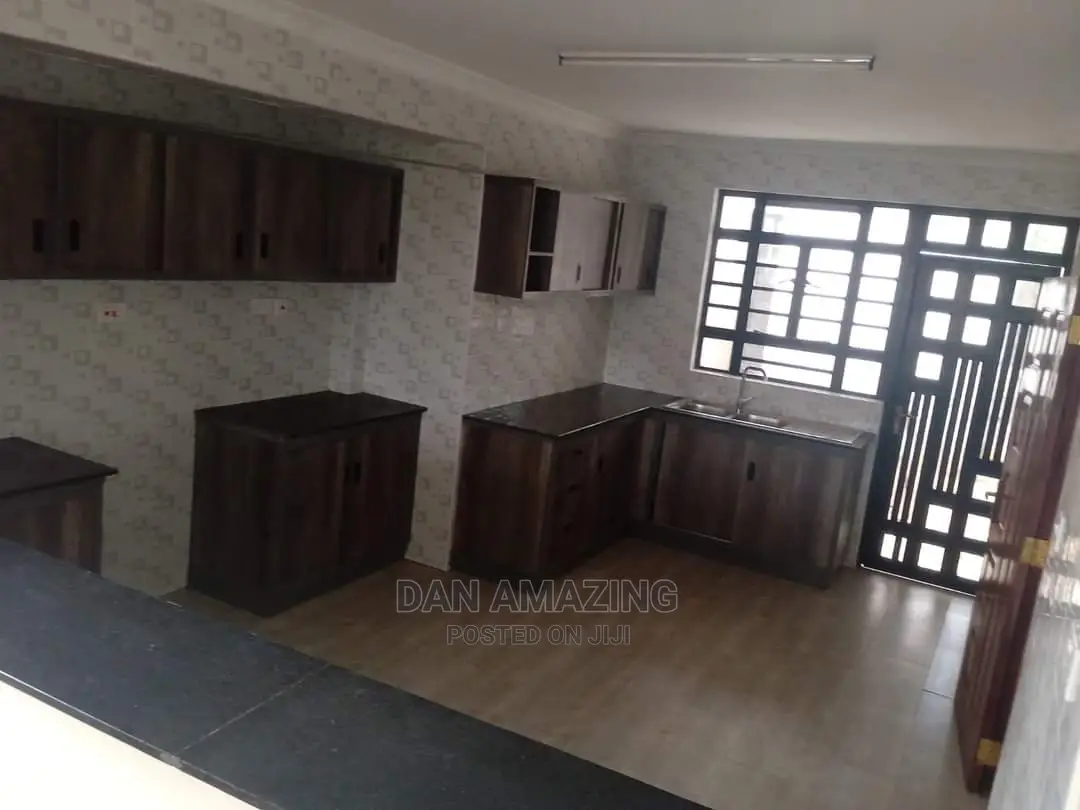 4bdrm Townhouse/Terrace in Kibiku for Sale