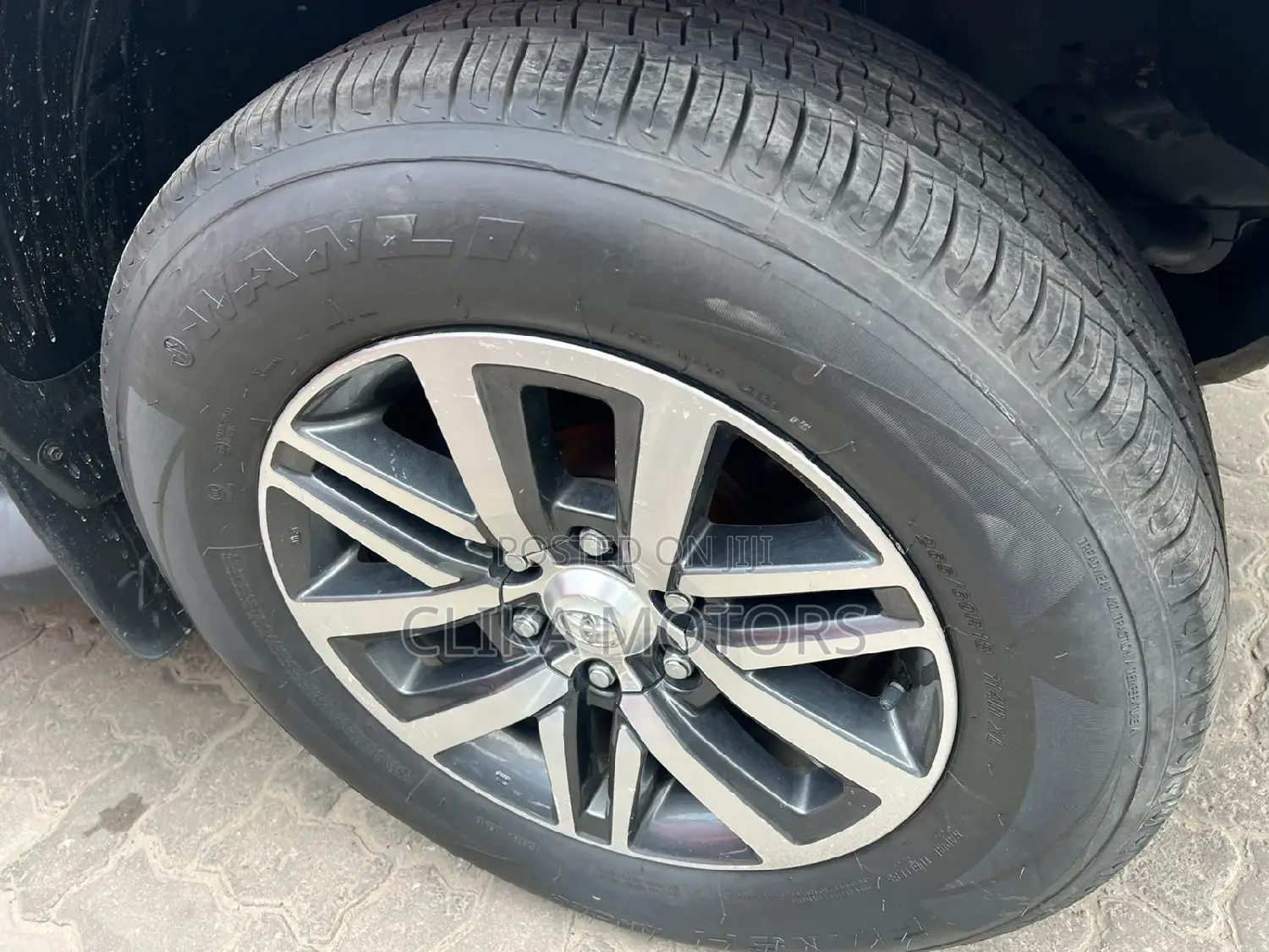 Toyota Hilux 2016 Gray