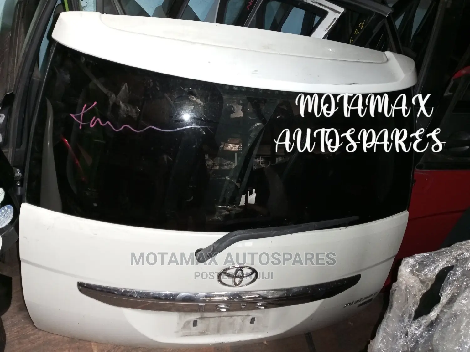 Toyota Isis 2013 Boot