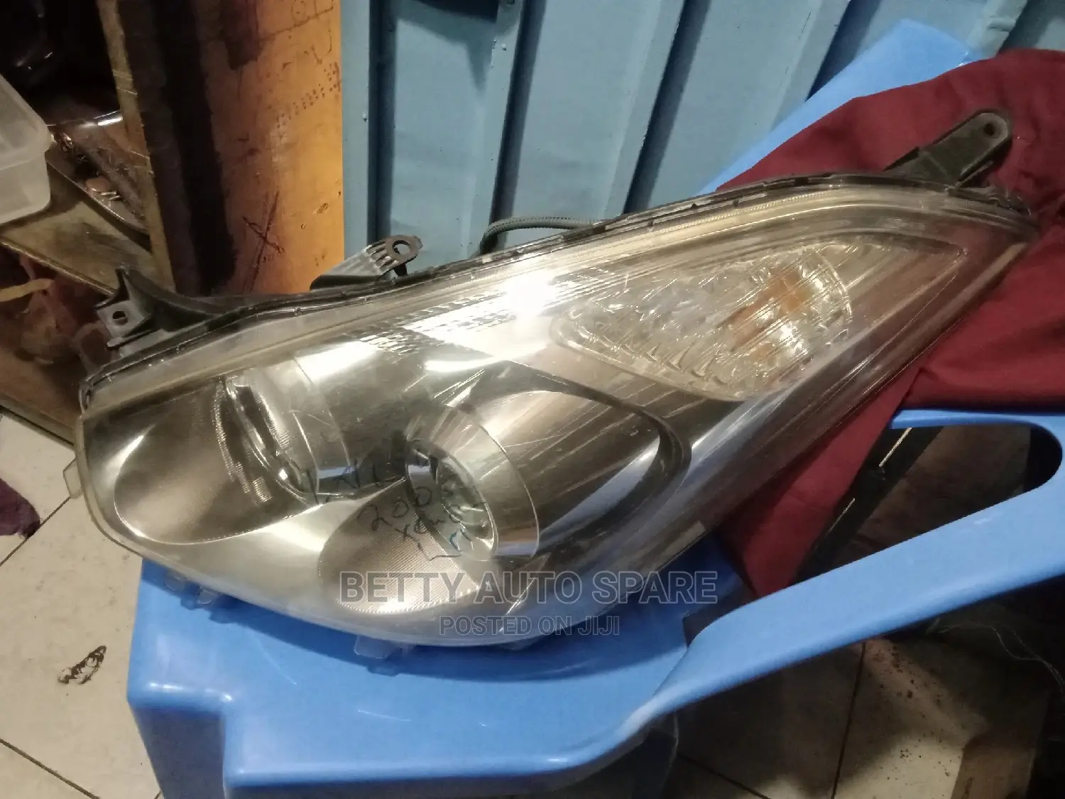 Wish 2005 Headlight Xenon