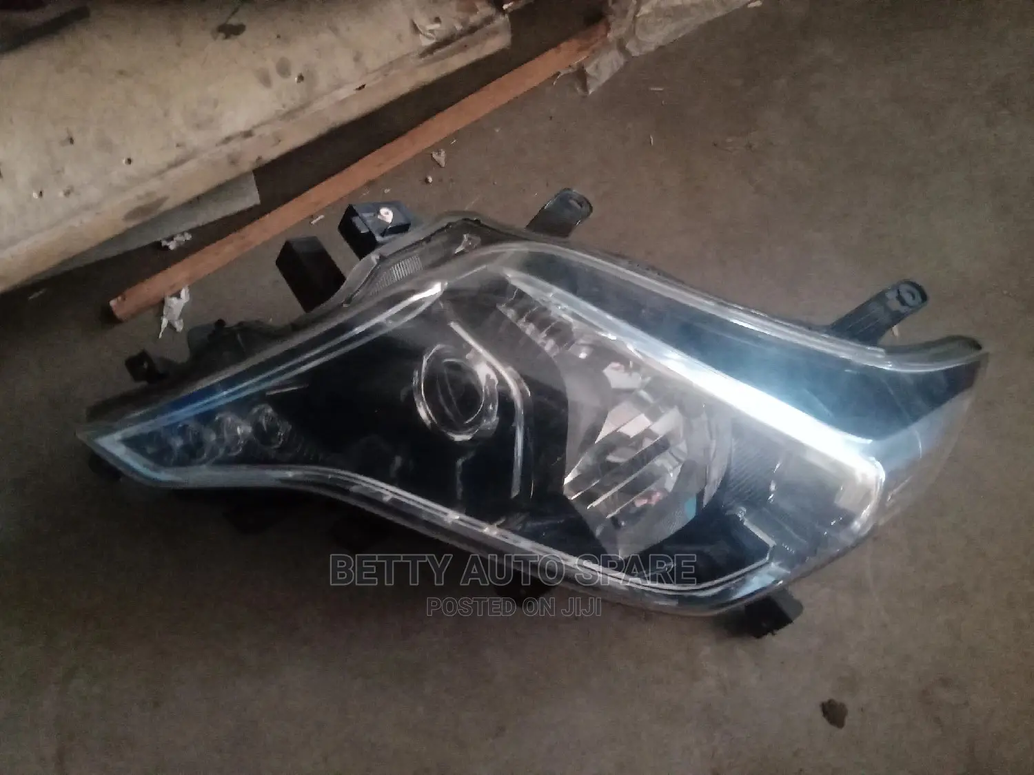 Prado 150 Headlight Xenon Teardrop