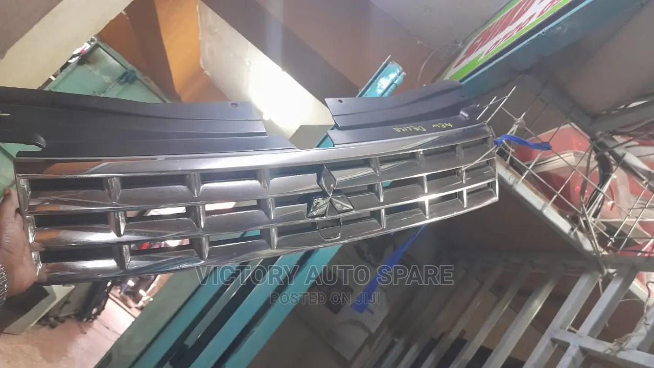 Mitsubishi Delica Grill