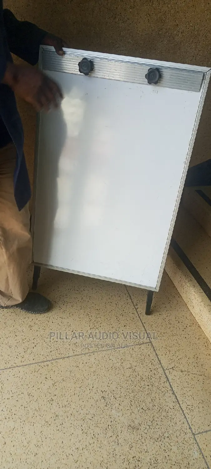Different Sizes of Flip Chart Stand for Hire