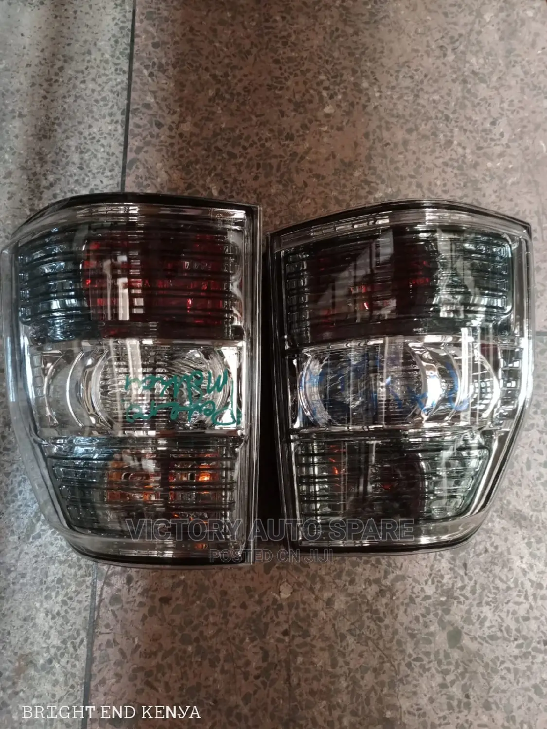 Escudo Taillight 2010/2011