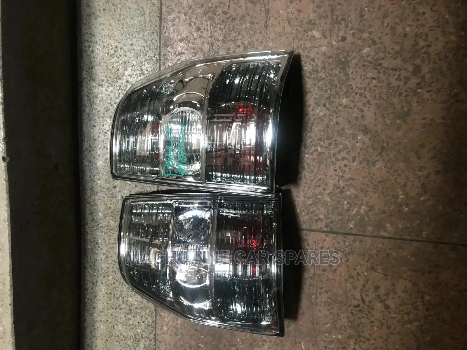 Mitsubishi Pajero Makai Clear Backlight