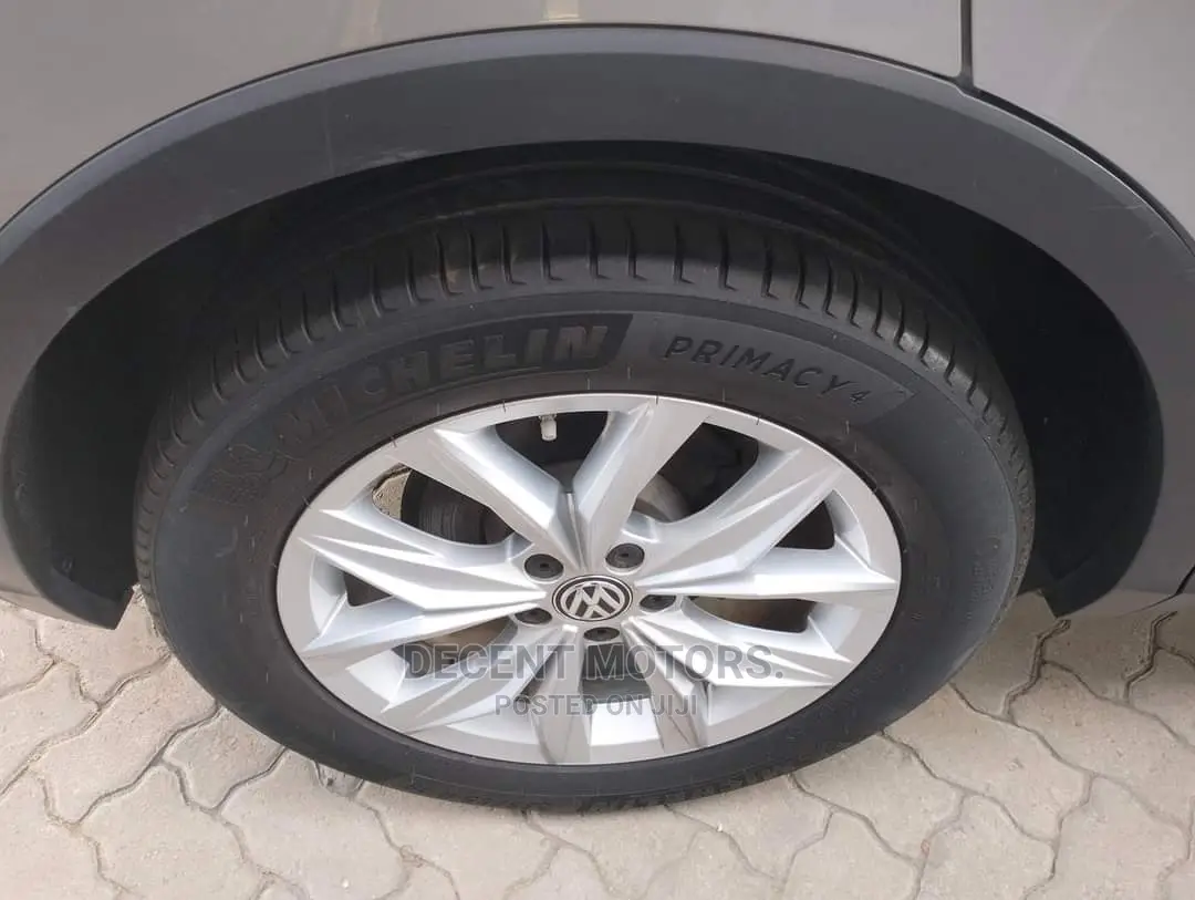 Volkswagen Tiguan 2017 Gray