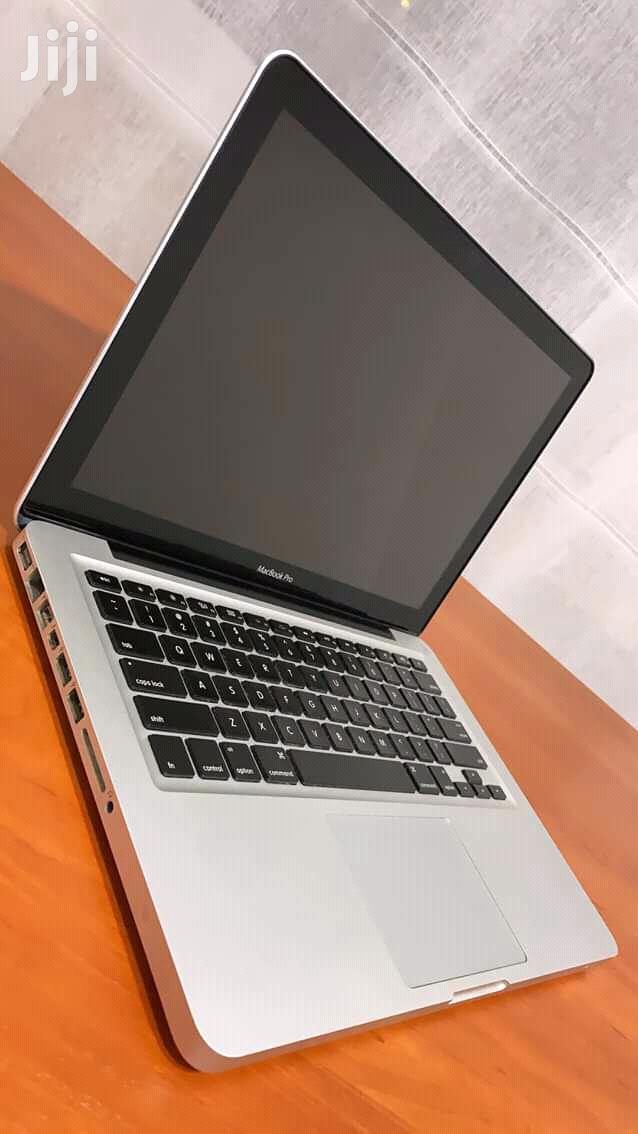 Laptop Apple MacBook Pro 4GB Intel Core i5 HDD 500GB