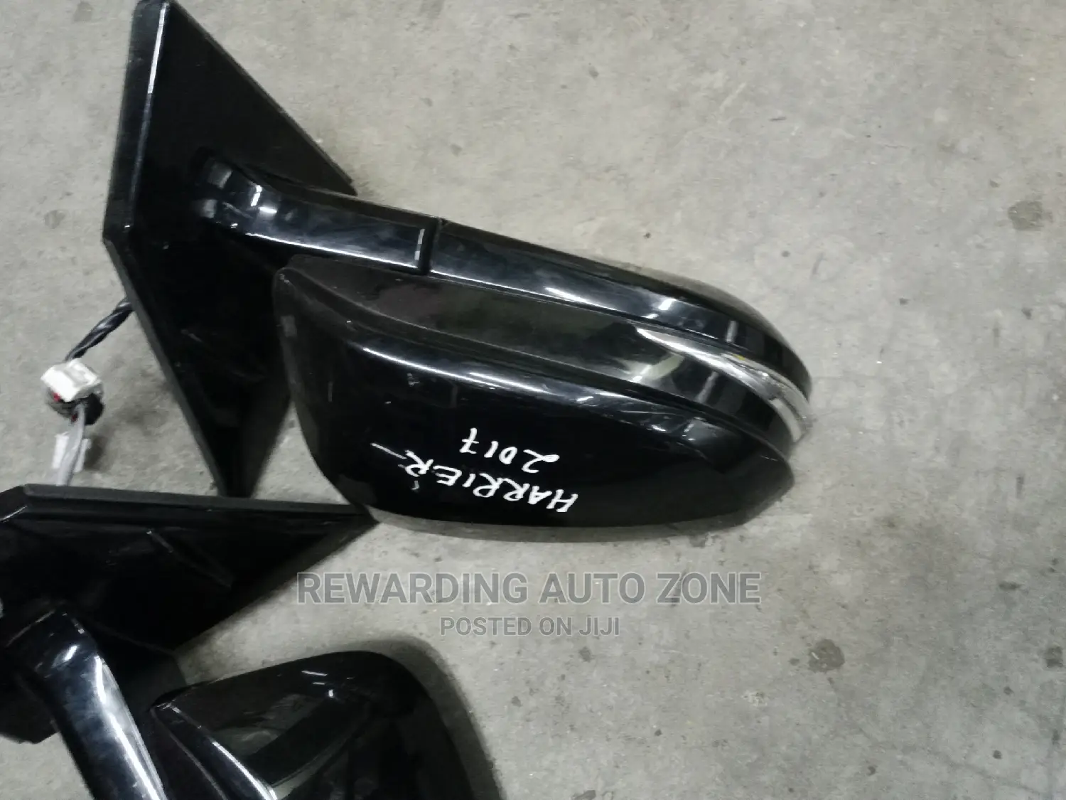 Harrier New Model Side Mirror 2015 Model.