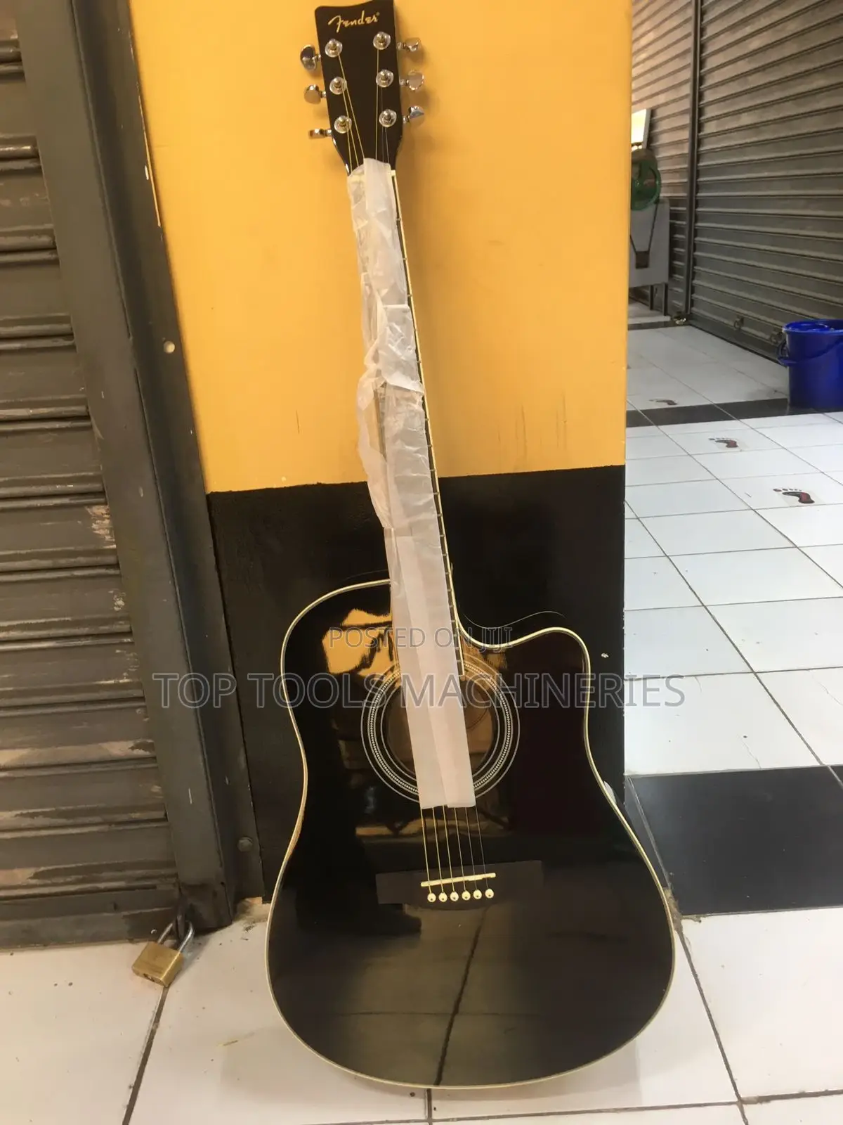 Fender Semi Accoustic Guitar