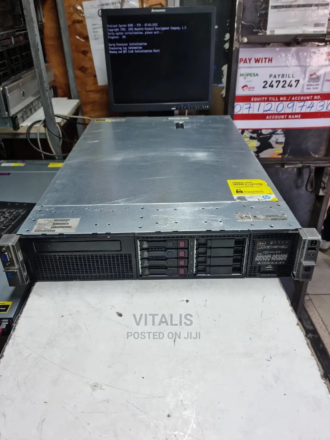 Server HP ProLiant DL380P Gen8 64GB Intel Xeon HDD+SSD 1T