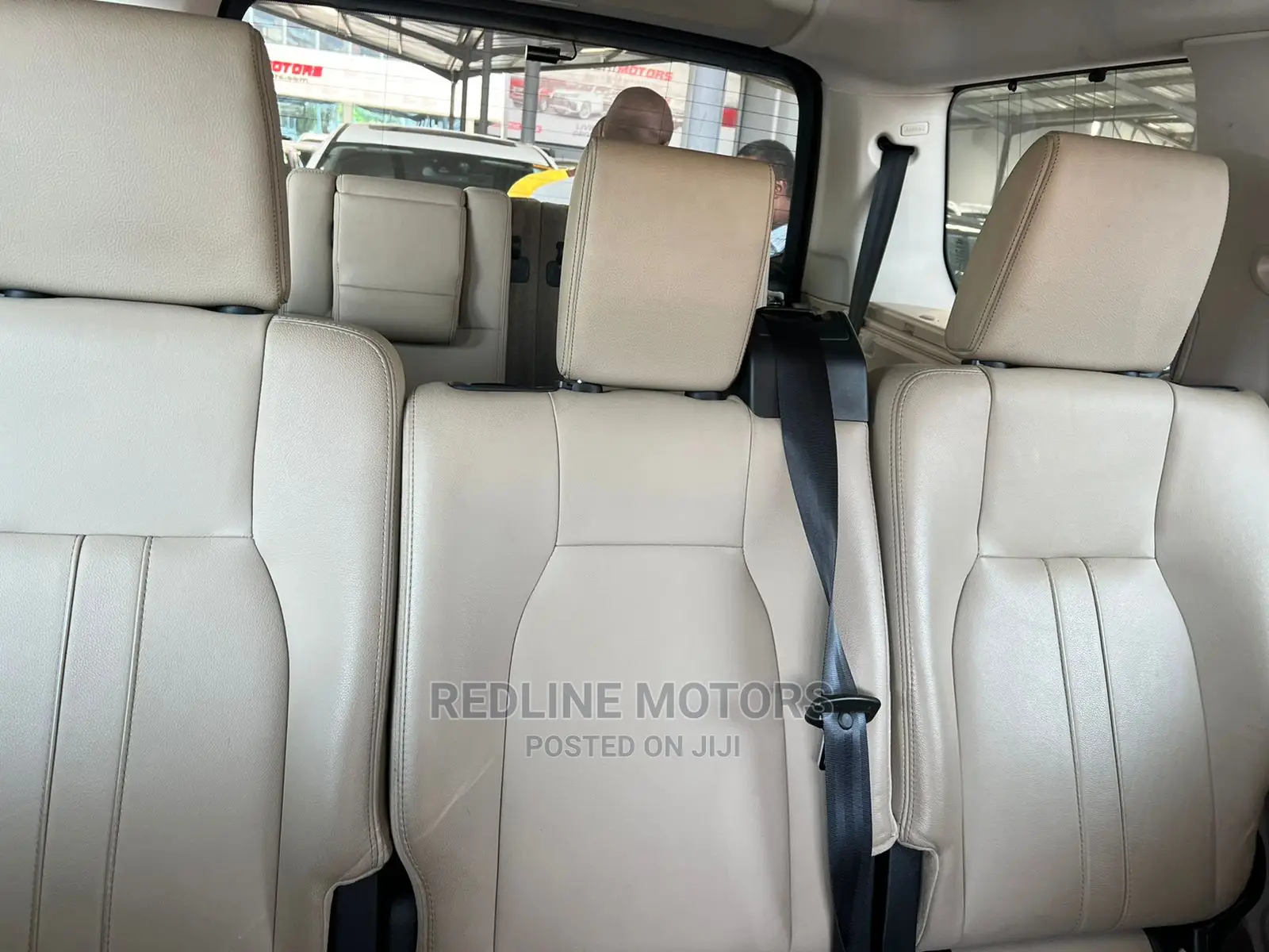 Land Rover Discovery 2016 Gold