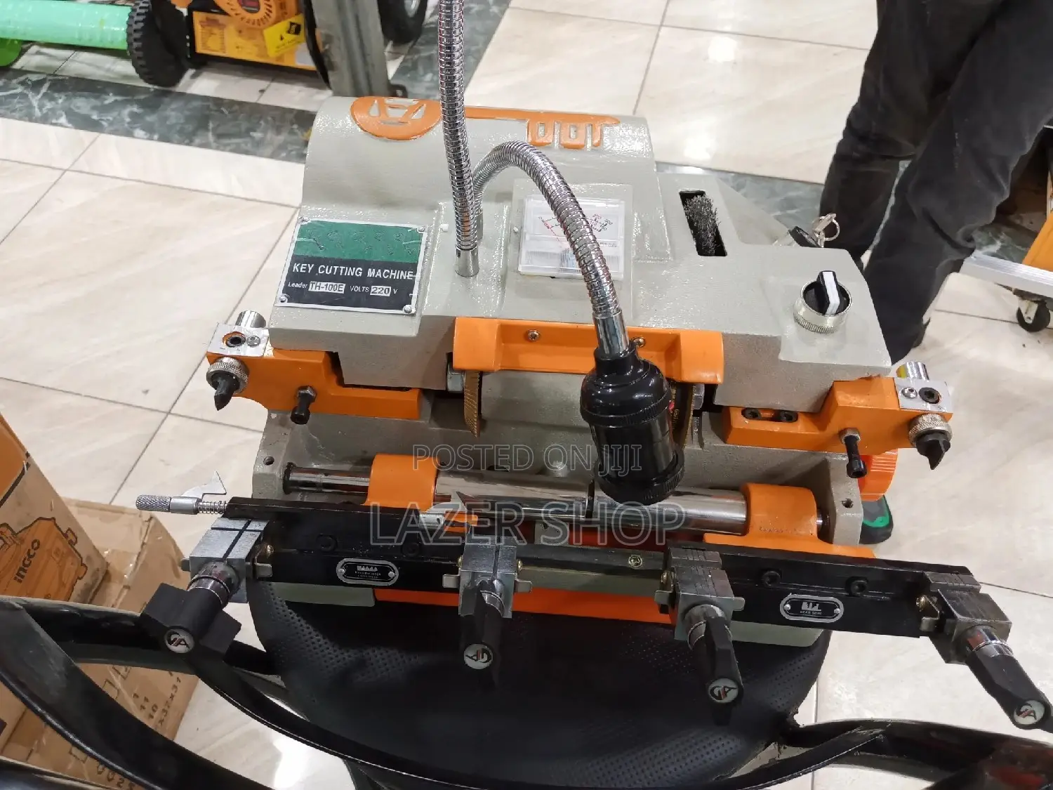 Key Cutter Machine